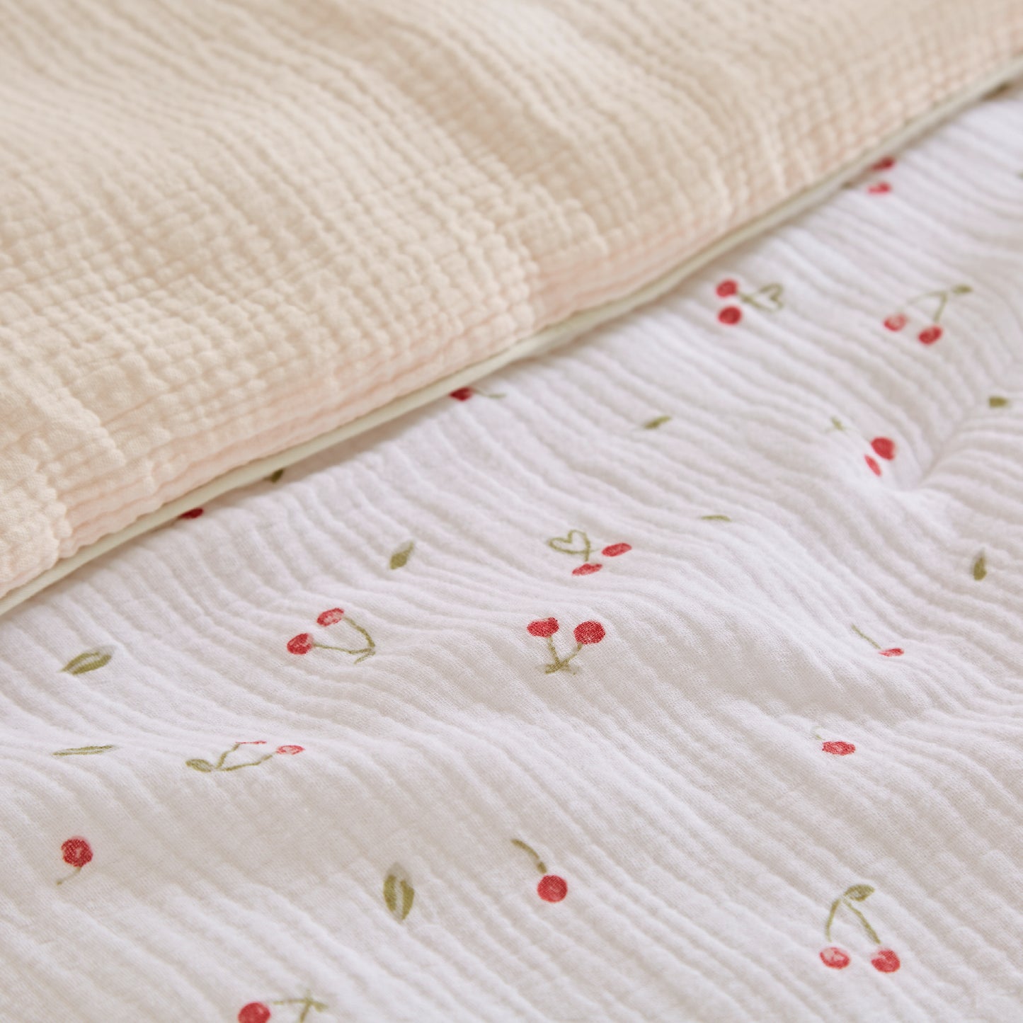 CuddleCo 4 Piece Cot Bed Bedding Set - Ditsy Cherry