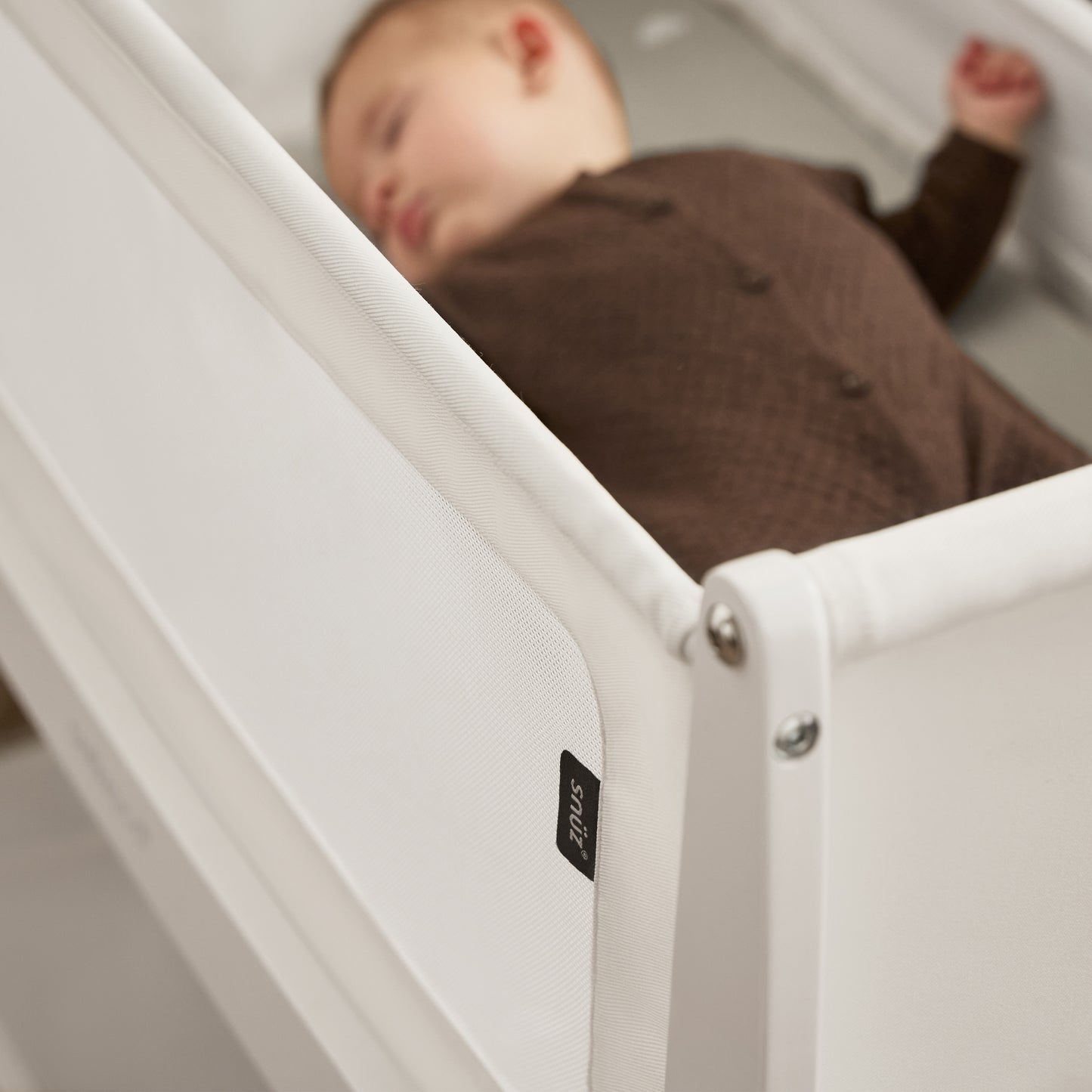 Snüz SnuzPod5 Bedside Crib - White