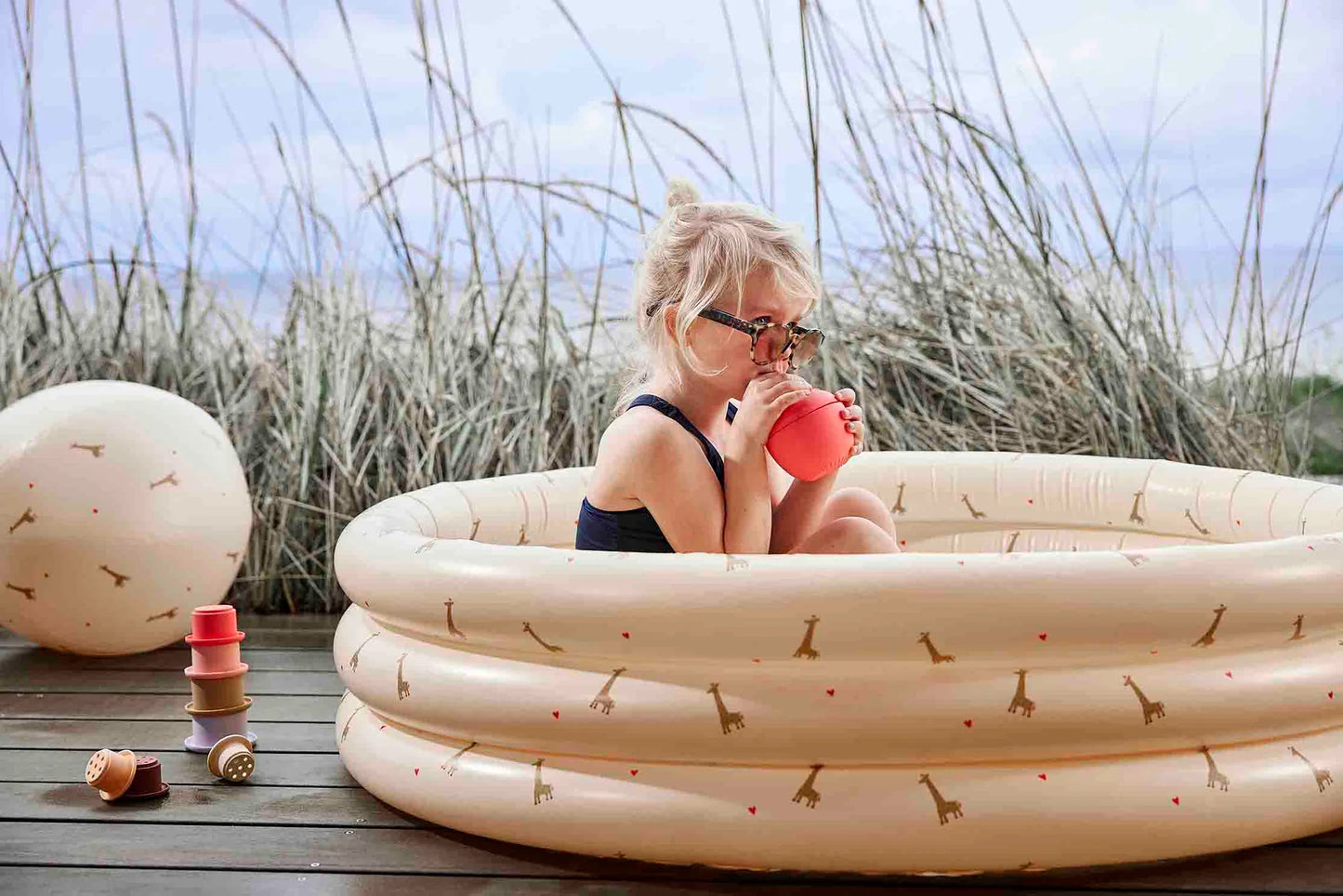 OYOY Giraffe Swimming Pool Small & Beach Ball - Butter