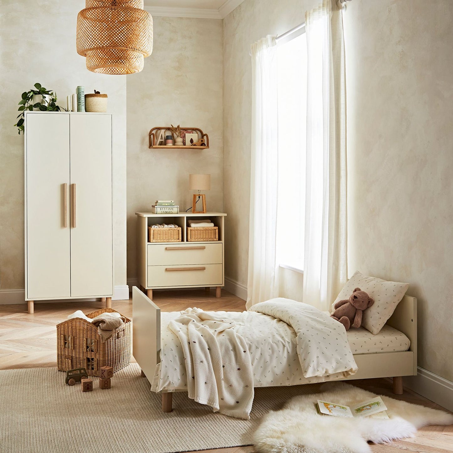 CuddleCo Harper Cot Bed - Cream & Ash