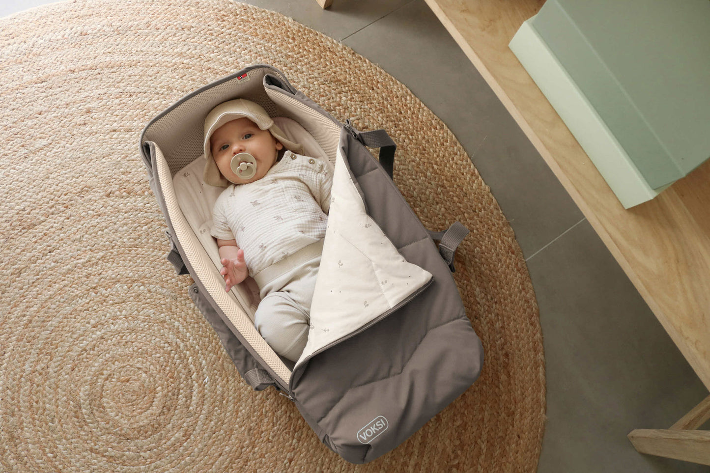 Voksi Carry Me Soft Carrycot - Walnut