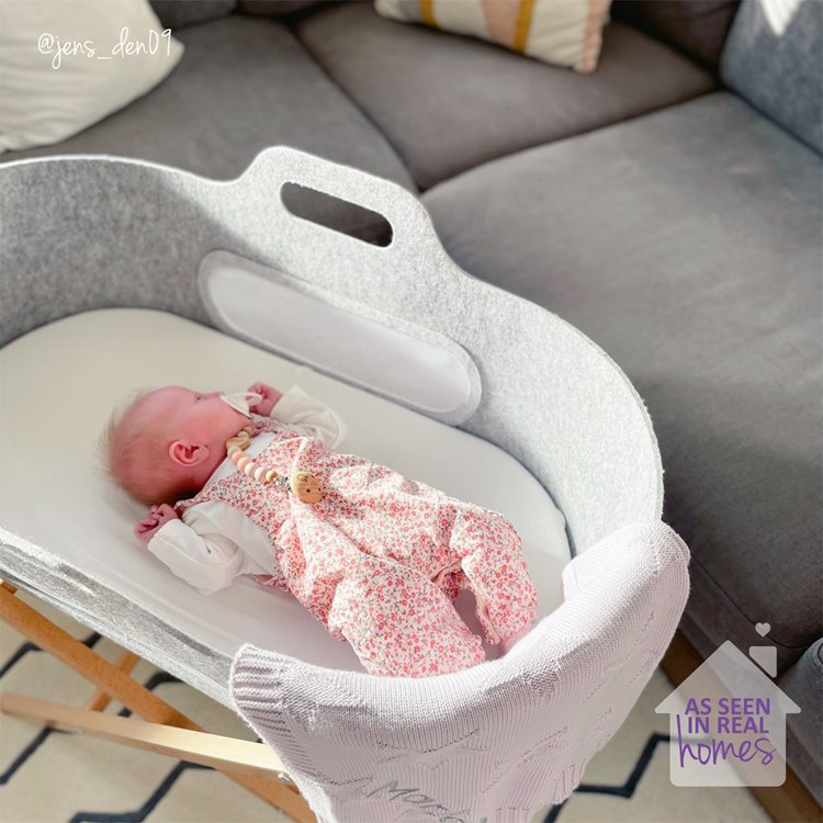 Snüz SnuzBaskit Light Grey Moses Basket & Dove Stand image 5