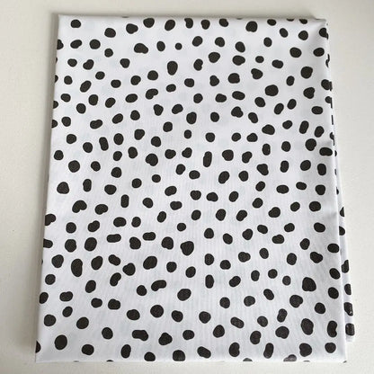 Bobbin and Bumble Wipeable Splash Mat - Monochrome Spotty Polka Dot