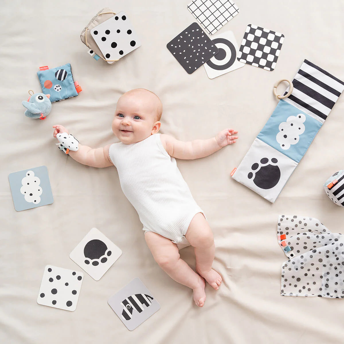 Done By Deer Baby Contrast Cards 10-pack - Elphee - Colour Mix