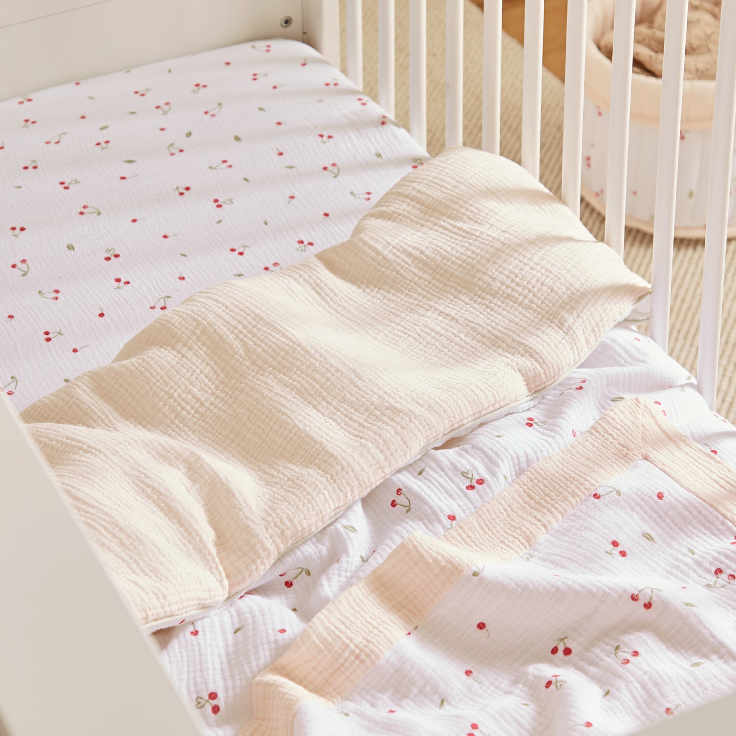 CuddleCo 4 Piece Cot Bed Bedding Set - Ditsy Cherry