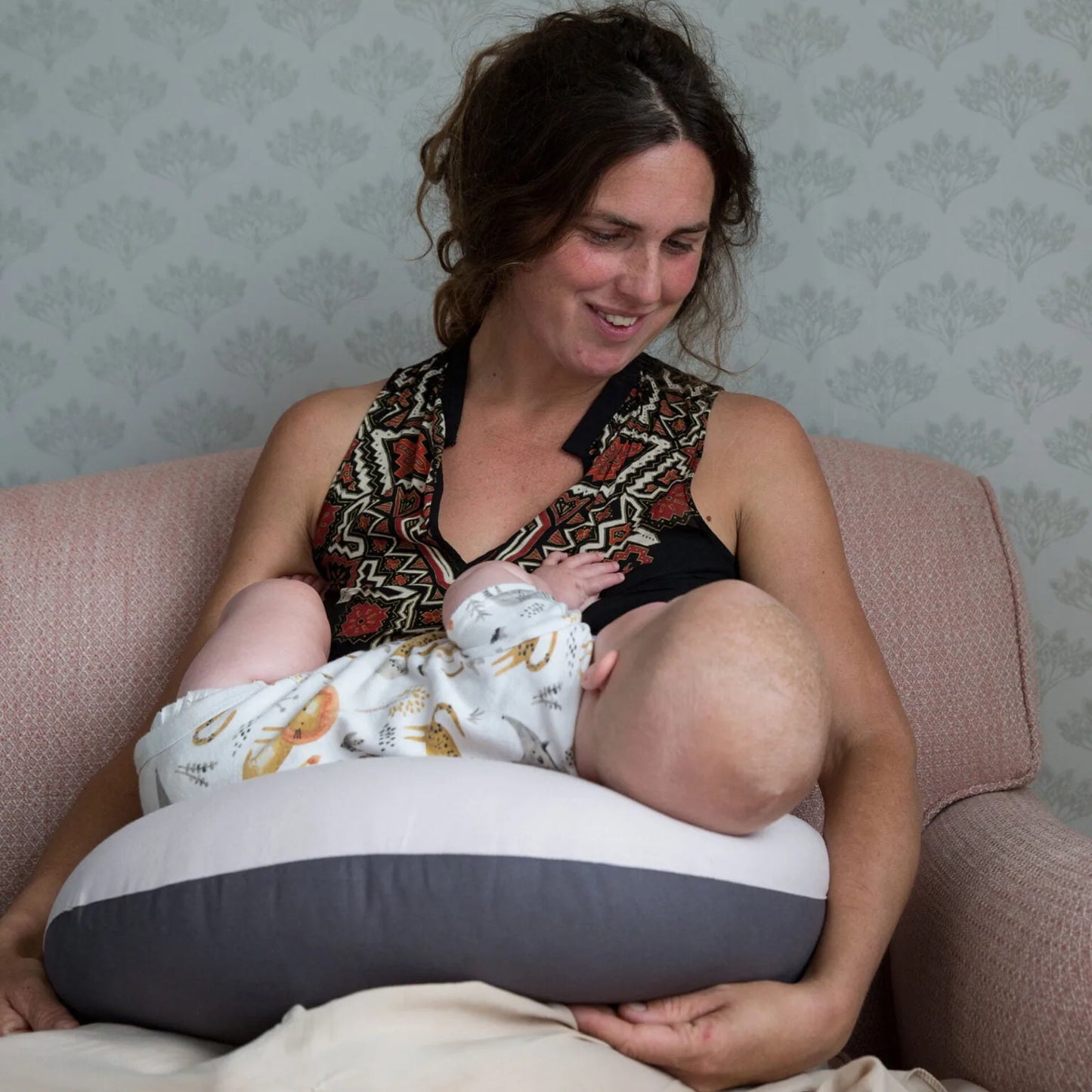 Hippychick Feeding Pillow - Dusky Pink/Charcoal