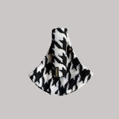 Wildride Toddler Carrier - Houndstooth Teddy