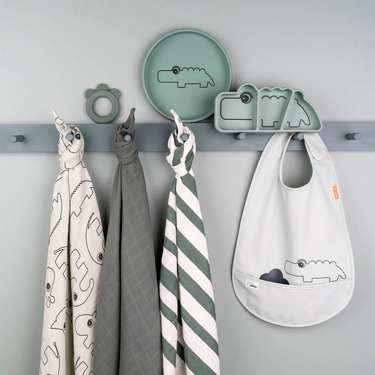 Done By Deer Silicone Stick&Stay Snack Plate - Croco Green