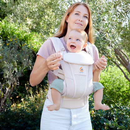 ergobaby Omni™ Breeze Carrier Natural Beige image 2