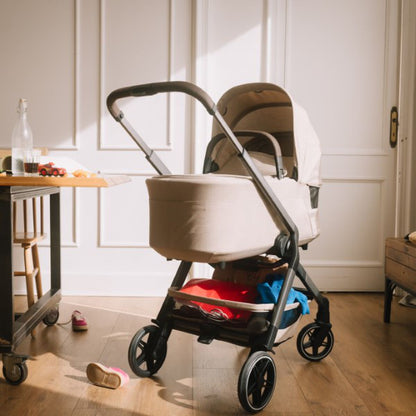 Joolz Hub 2 + Carrycot Bundle with Avionaut Cosmo Smart Travel System