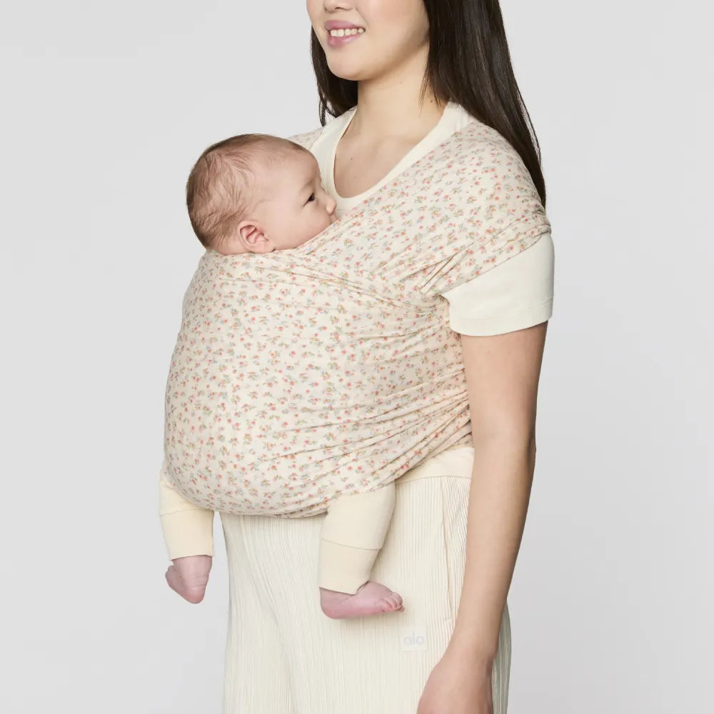 Ergobaby Aura Baby Wrap Sustainable Knit - Dainty Blooms