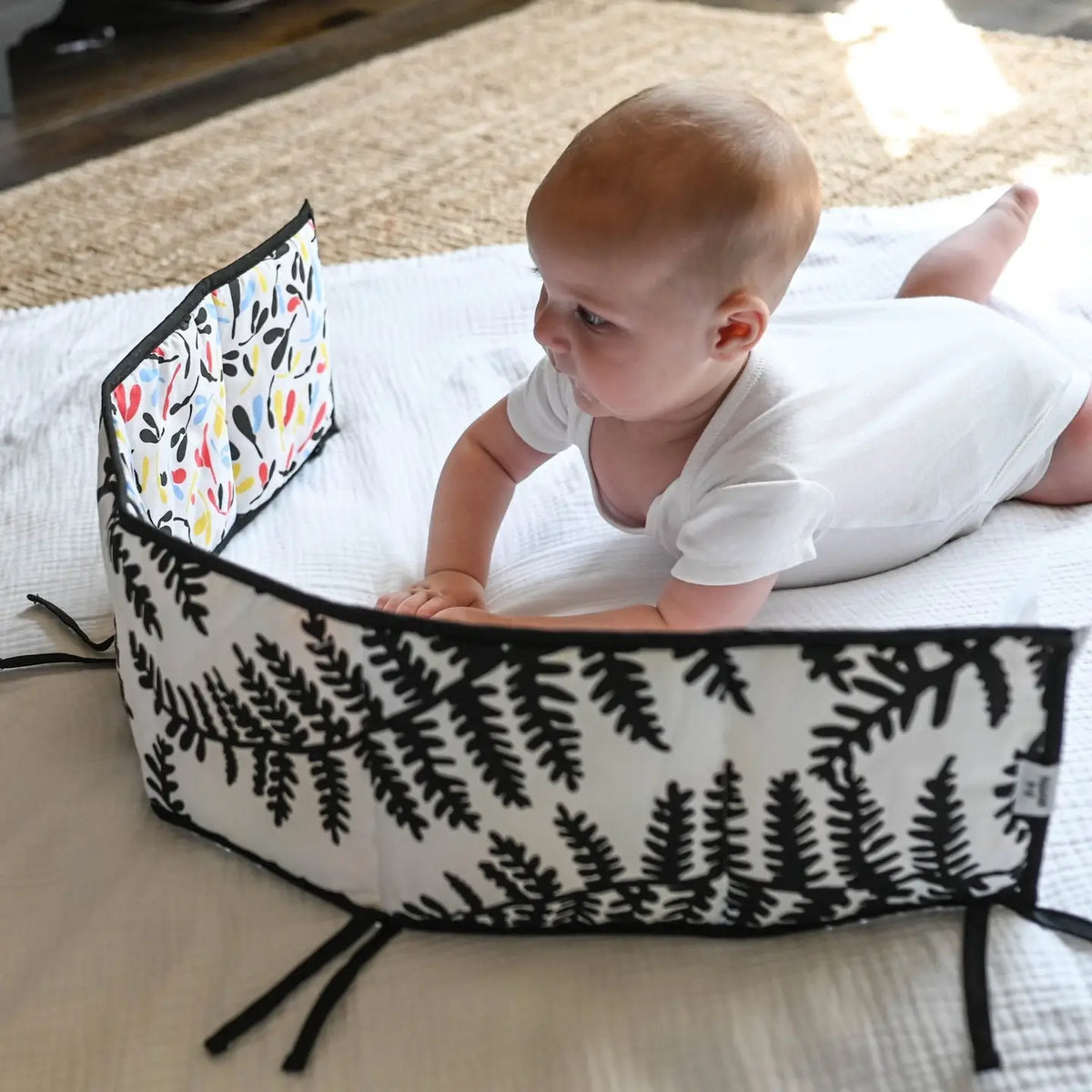 Etta Loves Plant Print Sensory Strip - Reversible - Birth To 12 Months