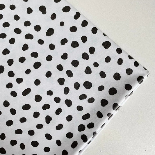 Bobbin and Bumble Wipeable Splash Mat - Monochrome Spotty Polka Dot