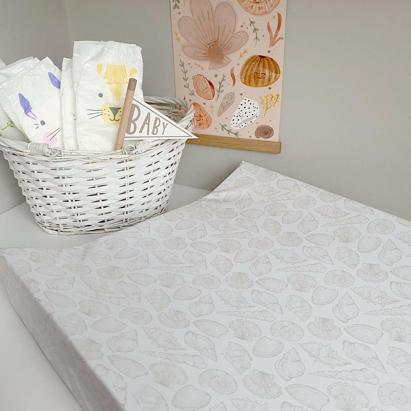 Bobbin and Bumble Anti-Roll Wedge Baby Changing Mat - Seashell