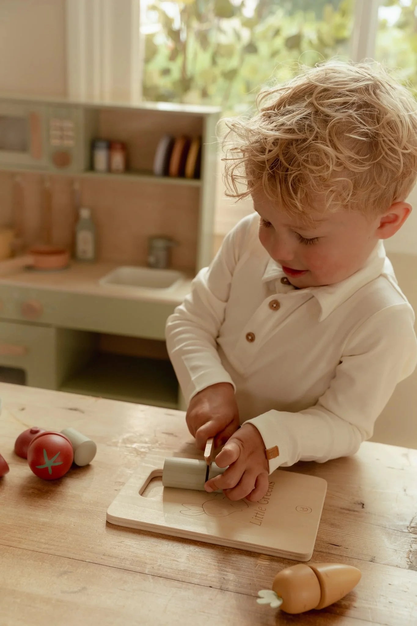 Little Dutch Slicing Vegetables